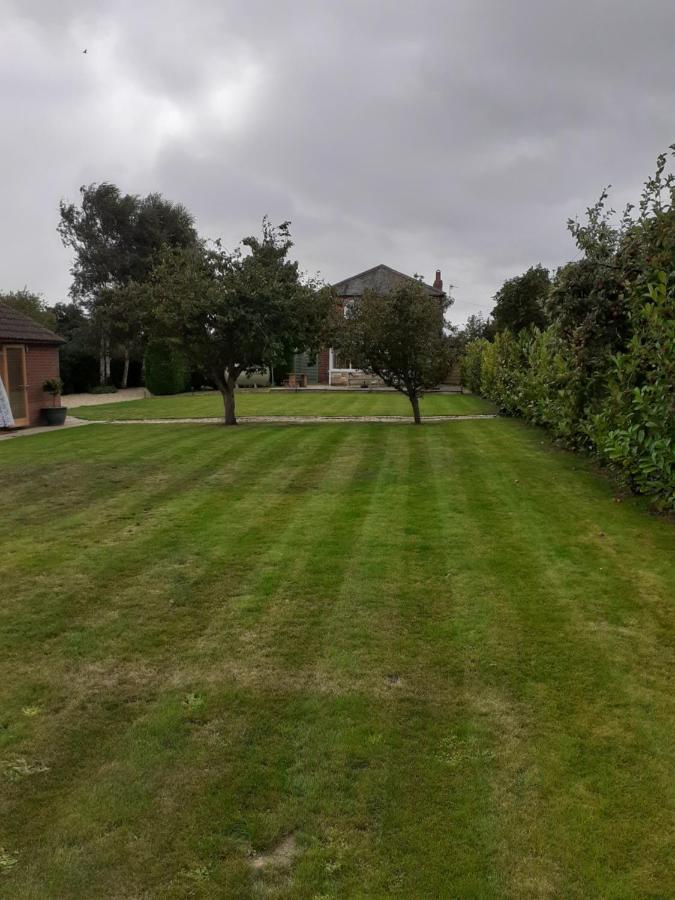 Old Chapel House Tetney Lock Villa Grimsby Exterior photo